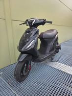 Piaggio Zip • 45km/u • 2013 • RijKlaar • Nette Staat, Fietsen en Brommers, Scooters | Overige merken, Ophalen, Maximaal 45 km/u