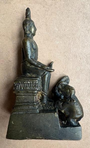 Bronzen Boeddhabeeldje met olifant en aap beschikbaar voor biedingen