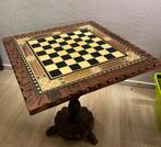 Vintage Brutalist schaaktafel Bijzettafel, Minder dan 55 cm, Rond, Ophalen of Verzenden, Zo goed als nieuw