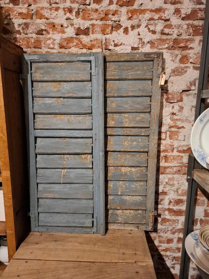 antieke shabby louvre luiken in blauw grijs, Antiek en Kunst, Curiosa en Brocante, Ophalen