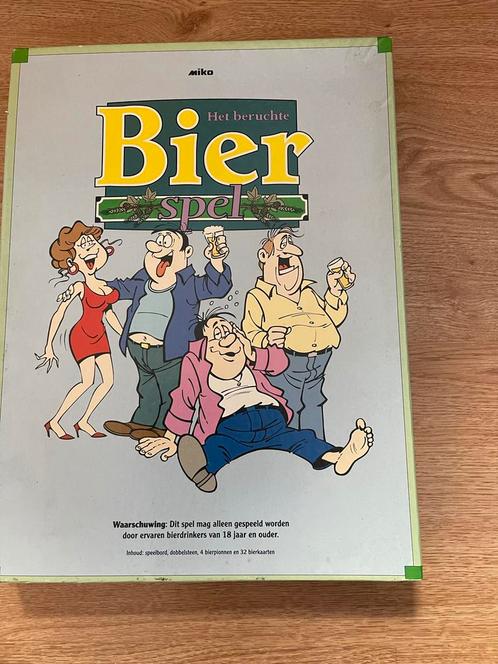 Het Bier Spel - Miko Bordspel, Hobby en Vrije tijd, Gezelschapsspellen | Bordspellen, Zo goed als nieuw, Drie of vier spelers