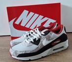 Nike Air Max 90 Social FC Maat 45, Ophalen of Verzenden, Nieuw, Overige kleuren