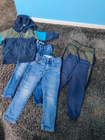 Kledingpakketje 92  beschikbaar voor biedingen