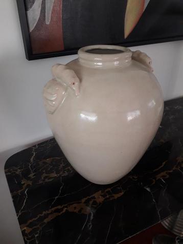 UNIEKE ANTIEKE AARDEWERK VAAS met 2 KOPPEN ( gew 6,5 KILO !! beschikbaar voor biedingen