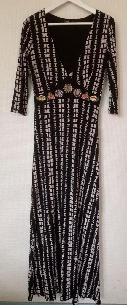 DESIGUAL Prachtige Lange Jurk Maat S, Kleding | Dames, Jurken, Zo goed als nieuw, Maat 36 (S), Zwart, Onder de knie, Ophalen of Verzenden