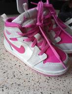 Nike schoenen maat 25, Kinderen en Baby's, Kinderkleding | Schoenen en Sokken, Ophalen, Zo goed als nieuw, Schoenen