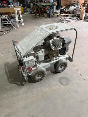 Sle 75 , 380v bouw compressor/ 7,5kw / defect!!! beschikbaar voor biedingen