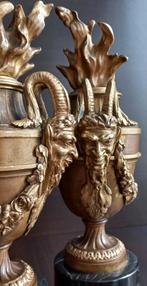 Antiek set bronzen urnen,σάτυρος/sátyros vazen op marmeren, Antiek en Kunst, Antiek | Vazen, Ophalen of Verzenden