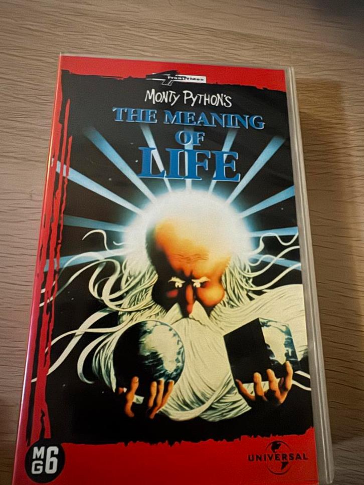 Monty Python - The Meaning of Life VHS, Cd's en Dvd's, VHS | Film, Zo goed als nieuw, Komedie, Vanaf 16 jaar, Verzenden