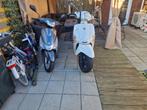 Twee scooters te koop kymco &peugeot, Fietsen en Brommers, Snorfietsen en Snorscooters, Ophalen of Verzenden, Gebruikt, Benzine