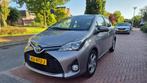 Toyota Yaris 1.5 Hybride automaat 2015, Auto's, USB, 1497 cc, 4 cilinders, Bruin