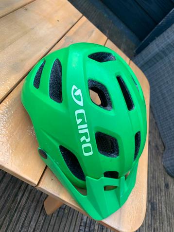 Opvallende GIRO Tremor Fietshelm MIPS beschikbaar voor biedingen