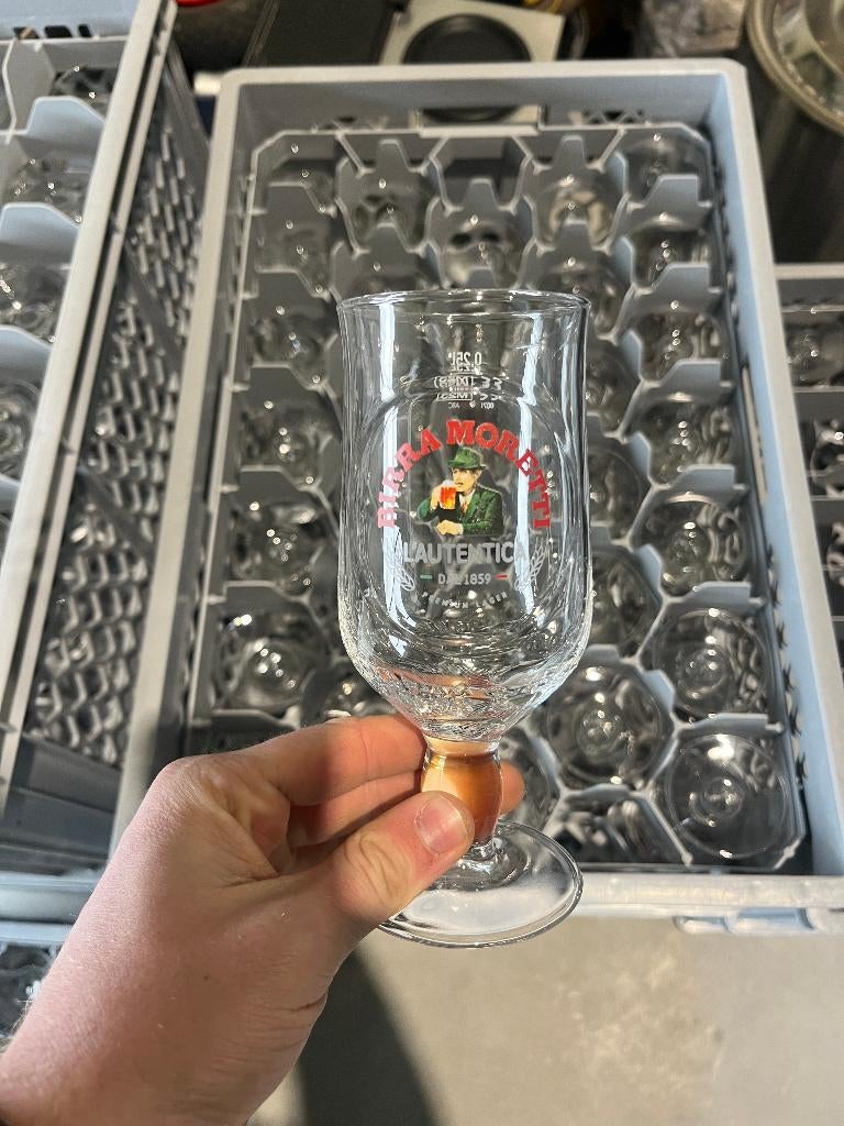 Birra moretti bierglazen 97 stuks 25cl, Verzamelen, Biermerken, Zo goed als nieuw, Glas of Glazen, Overige merken, Ophalen