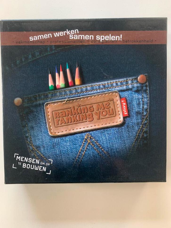 Ranking Me Ranking You - Gezelschapsspel, Hobby en Vrije tijd, Gezelschapsspellen | Bordspellen, Zo goed als nieuw, Een of twee spelers