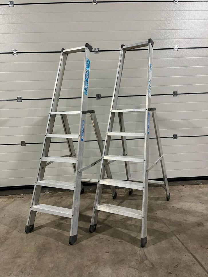 Zarges Z500 uitzettrap/trap met platform enkelzijdig 5-treed, Doe-het-zelf en Verbouw, Ladders en Trappen, Gebruikt, Trap, 2 tot 4 meter