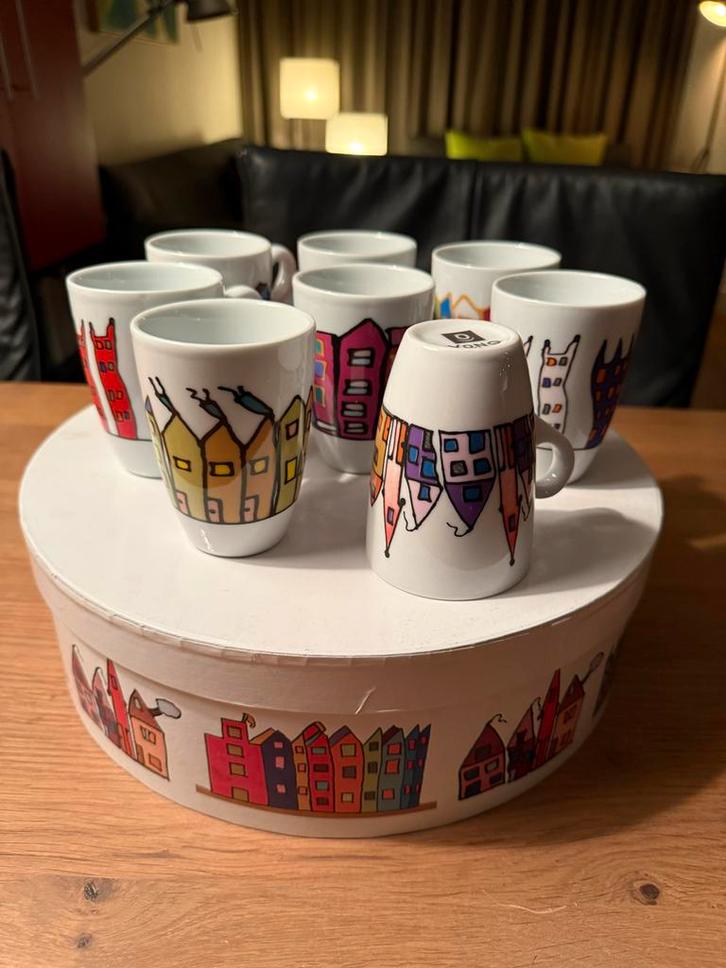 Yong Espresso Kopjes Grachtenpand Motief - 8 Stuks, Huis en Inrichting, Keuken | Servies, Zo goed als nieuw, Kop(pen) en/of Schotel(s)