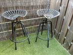 2 trekkerstoel krukken, Huis en Inrichting, Barkrukken, Ophalen, Gebruikt, Draaibaar, 60 tot 90 cm