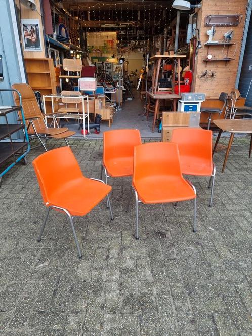 Opruiming! Vintage kuipstoelen 10,- per stuk jaren 70, Huis en Inrichting, Stoelen, Zo goed als nieuw, Ophalen