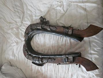 Antieke paardenhaam beschikbaar voor biedingen