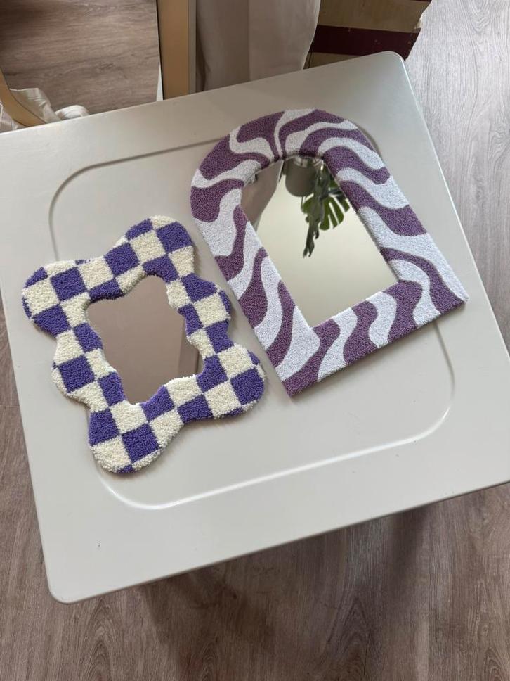 Funky Tufted Mirrors – Purple Wavy & Checkerboard Design, Huis en Inrichting, Woonaccessoires | Spiegels, Zo goed als nieuw, Minder dan 100 cm