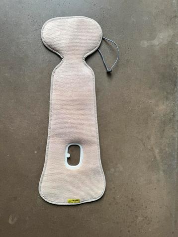 AeroMoov Air Layer autostoelinleg beige beschikbaar voor biedingen
