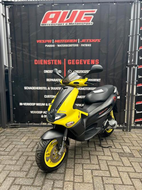 NIEUWSTAAT! Gilera Runner 50 cc DD Hi-per2pro sp 2004 BROM, Fietsen en Brommers, Scooters | Piaggio, Zo goed als nieuw, Overige modellen
