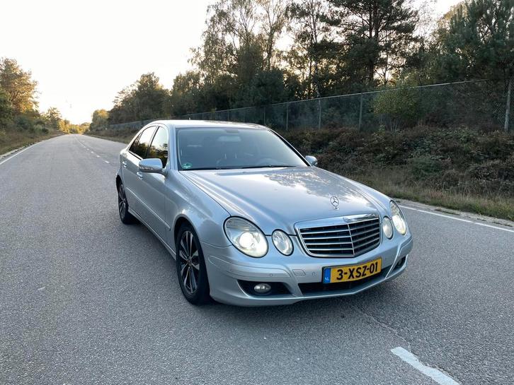Mercedes-Benz E-Klasse 2.2 CDI E200 Sedan AUT 2007 Grijs, Auto's, Mercedes-Benz, Particulier, ABS, Airbags, Airconditioning, Alarm