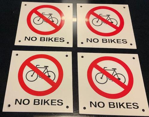 4 Bordjes - NO BIKES - 12 x 12 centimeter, Fietsen en Brommers, Fietsaccessoires | Overige Fietsaccessoires, Zo goed als nieuw