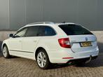 Skoda Superb Combi 2.0 TDI Ambition Business Xenon/Led/Leder, Auto's, Skoda, Voorwielaandrijving, Euro 5, 4 cilinders, Wit