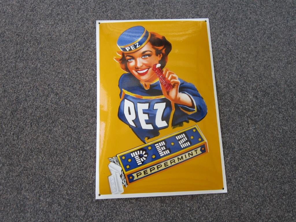 PEZ EMAILLE RECLAMEBORD, Ophalen, Zo goed als nieuw, Reclamebord