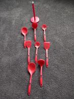 EEN ZWARE RODE SET VEEL NOG NIEUW VOOR DE KEUKEN, Huis en Inrichting, Keuken | Keukenbenodigdheden, Ophalen of Verzenden, Zo goed als nieuw