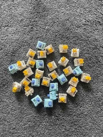 Yellow & purple switches 33stuks!!!! beschikbaar voor biedingen