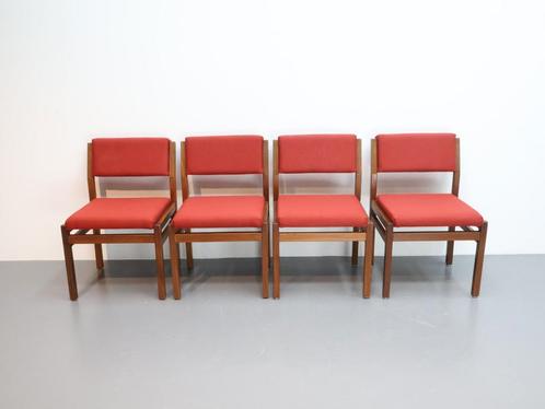 Vintage eetkamerstoelen | Pastoe | Model SA 07 | Rood, Huis en Inrichting, Stoelen, Gebruikt, Vier, Hout, Stof, Rood, Ophalen