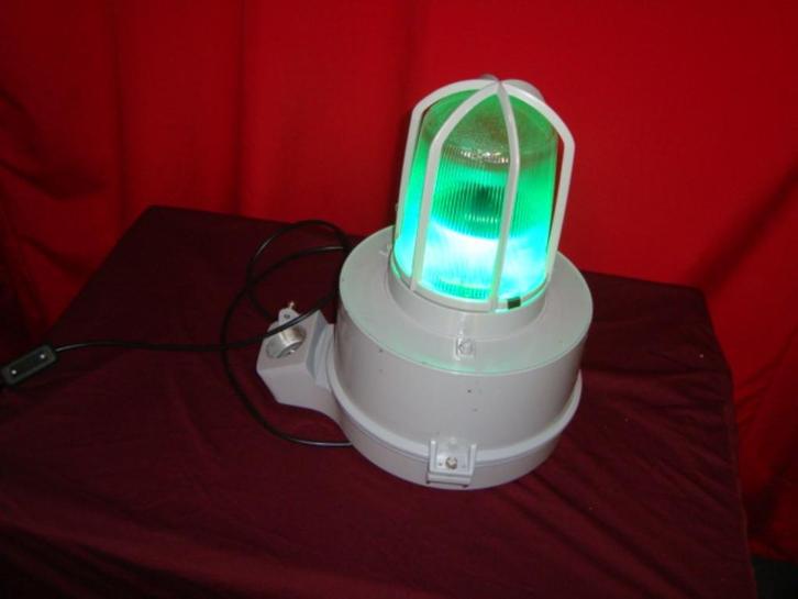 Nieuw: Grote Scheepslamp als decoratie, 20230121, Huis en Inrichting, Lampen | Tafellampen, Nieuw, Minder dan 50 cm, Glas, Metaal