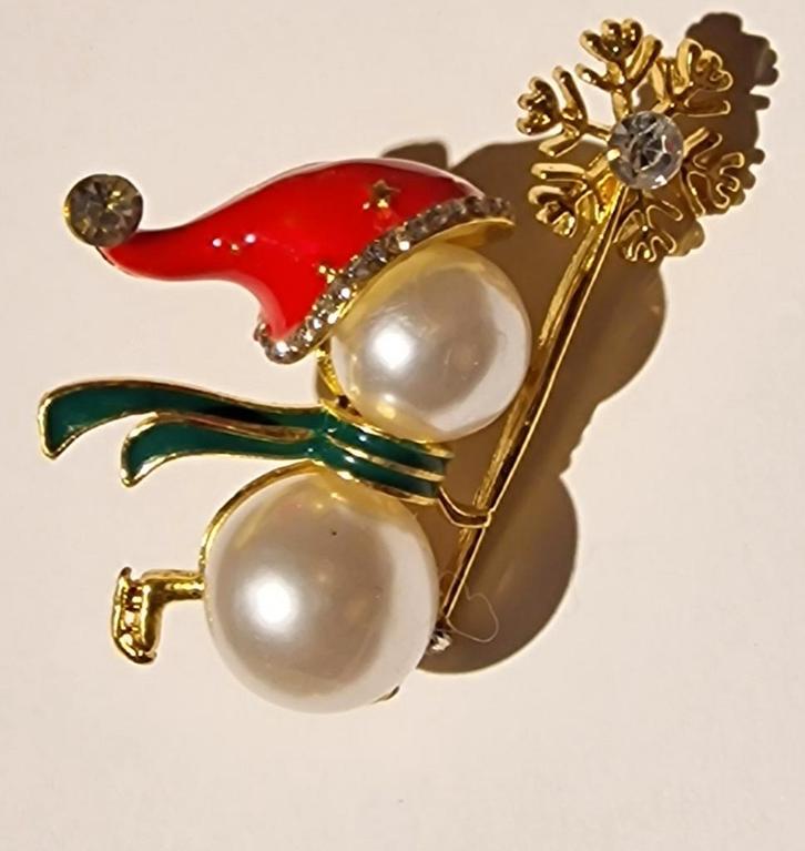 Sneeuwpop Broche met Parel en Strass, Sieraden, Tassen en Uiterlijk, Broches, Nieuw, Overige materialen, Goud, Minder dan 4 cm