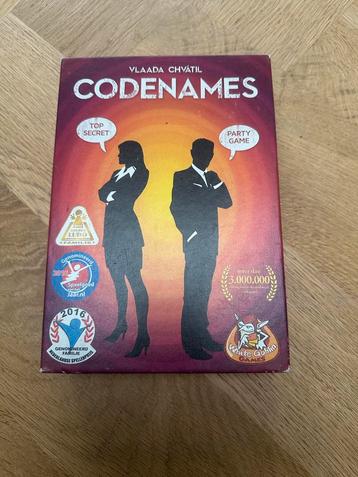 Codenames - Spannend gezelschapsspel! beschikbaar voor biedingen