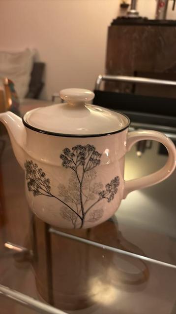 Arklow Honey Stone Ravenswood servies beschikbaar voor biedingen