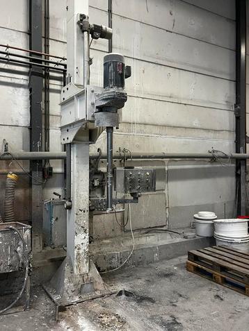 Disolver (verfmixer) beschikbaar voor biedingen