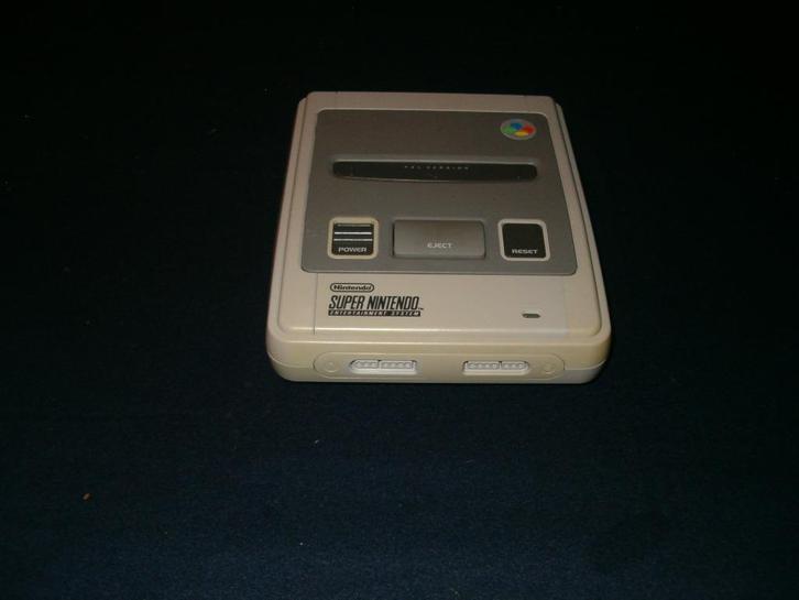 Super Nintendo met 6 Games., Spelcomputers en Games, Spelcomputers | Nintendo Super NES, Zo goed als nieuw, Met 3 controllers of meer
