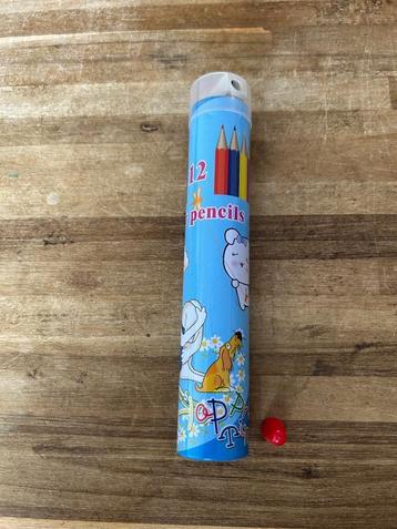 12 kleurpotlodenkoker, per stuk te koop beschikbaar voor biedingen