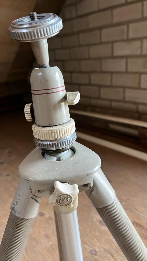 Vintage Statief - Klassiek en Functioneel, Audio, Tv en Foto, Fotografie | Statieven en Balhoofden, Gebruikt, Driepoot, Minder dan 150 cm