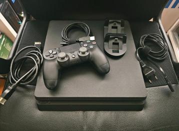 Playstation 4 Slim versie 1tb beschikbaar voor biedingen