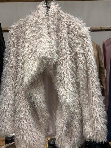 Witte fluffy jas - Atmosphere - Maat 38/40 beschikbaar voor biedingen