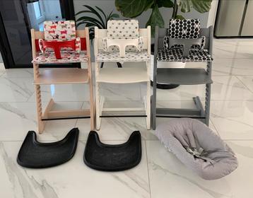 2x Nieuwe Model Stokke tripp trapp met Stokke accessoires beschikbaar voor biedingen