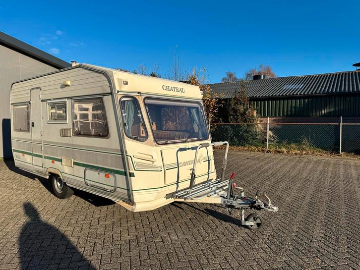 Leuke Chateau Cantara 430 met voortent en stapelbed, Caravans en Kamperen, Caravans, Bedrijf, tot en met 4, 750 - 1000 kg, Standaardzit