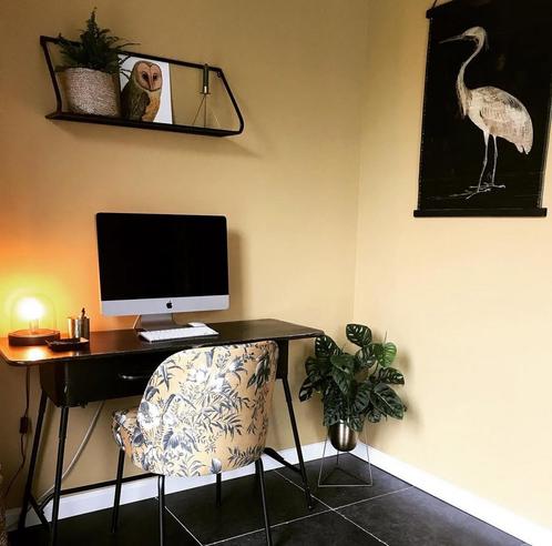 Compleet interieur sidetable, stoel, wandrek en accessoires, Huis en Inrichting, Tafels | Sidetables, Zo goed als nieuw, 25 tot 50 cm