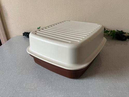 Z.G.A.N. brooddoos BRUIN - grote kornuit - bak TUPPERWARE, Huis en Inrichting, Keuken | Tupperware, Zo goed als nieuw, Bak of Kom