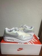Nike Air Max 1 SNKRS Day White (W) maat 38.5, Ophalen of Verzenden, Nieuw, Wit, Sneakers of Gympen