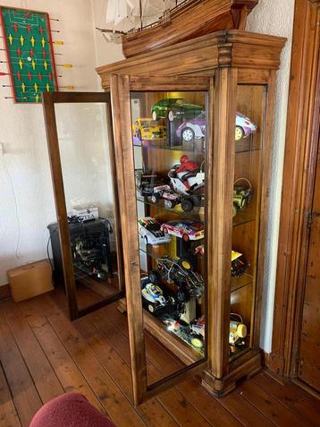 Prachtige vitrine kast ( teakhout) beschikbaar voor biedingen