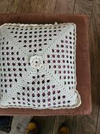 Gehaakt sierkussen 36x36 cm - Handgemaakt, Ophalen of Verzenden, Zo goed als nieuw, Wit, Vierkant